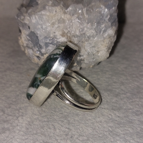 Gorgeous Moss Agate Oval Ring Size 7 - Picture 6 of 8